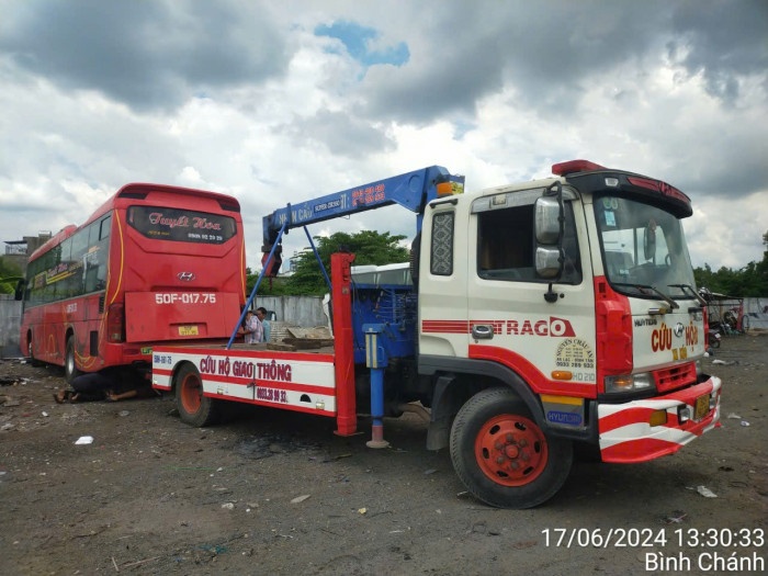 Cứu hộ xe ô tô Hóc Môn
