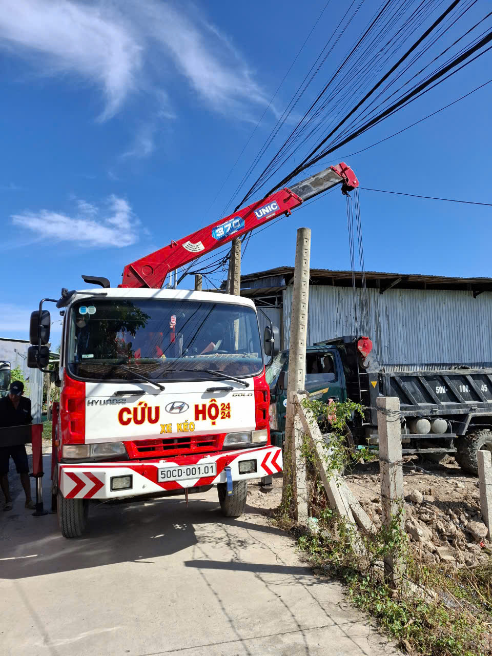 cuu-ho-lop-xe-tai-ben-luc