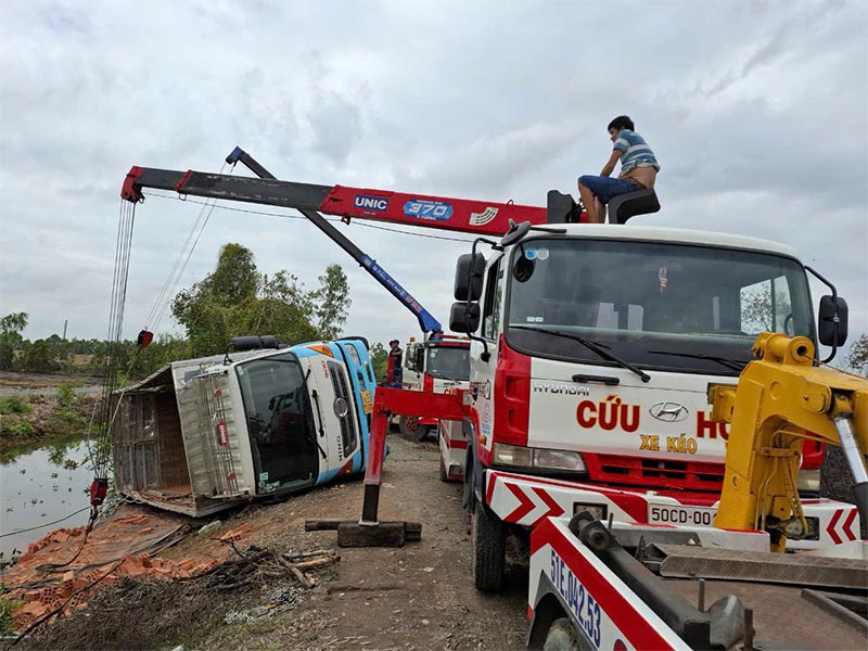 đội cứu hộ xe tải quận 6